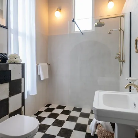 Coco Aphrodite アパート ノールトウェイク